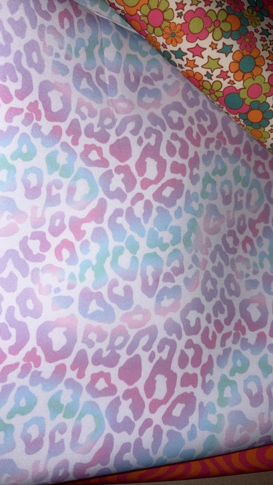 Thick scuba colorful leopard