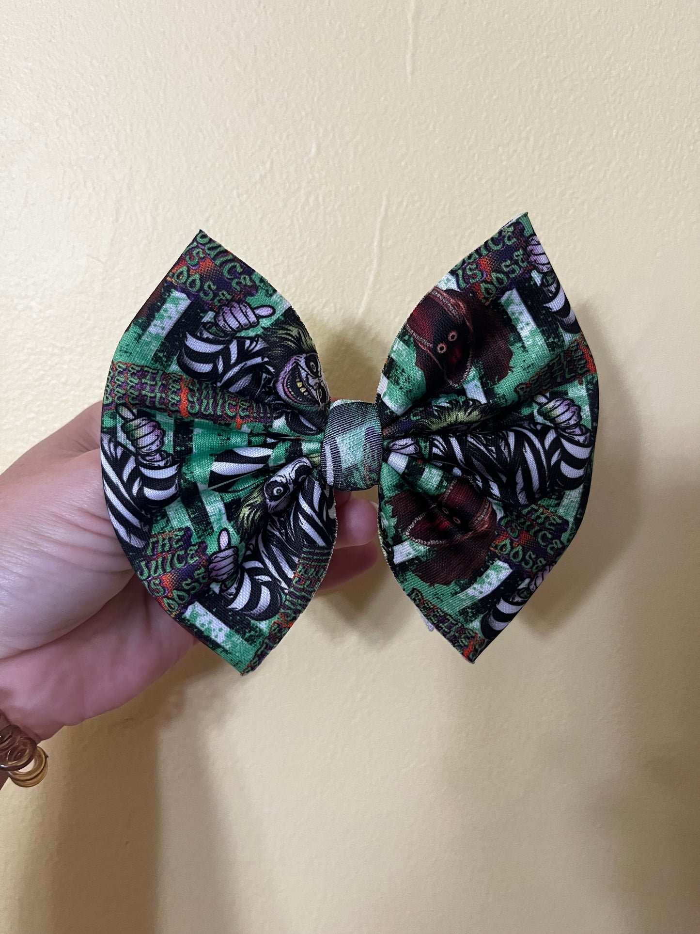 Beetlejuice bow